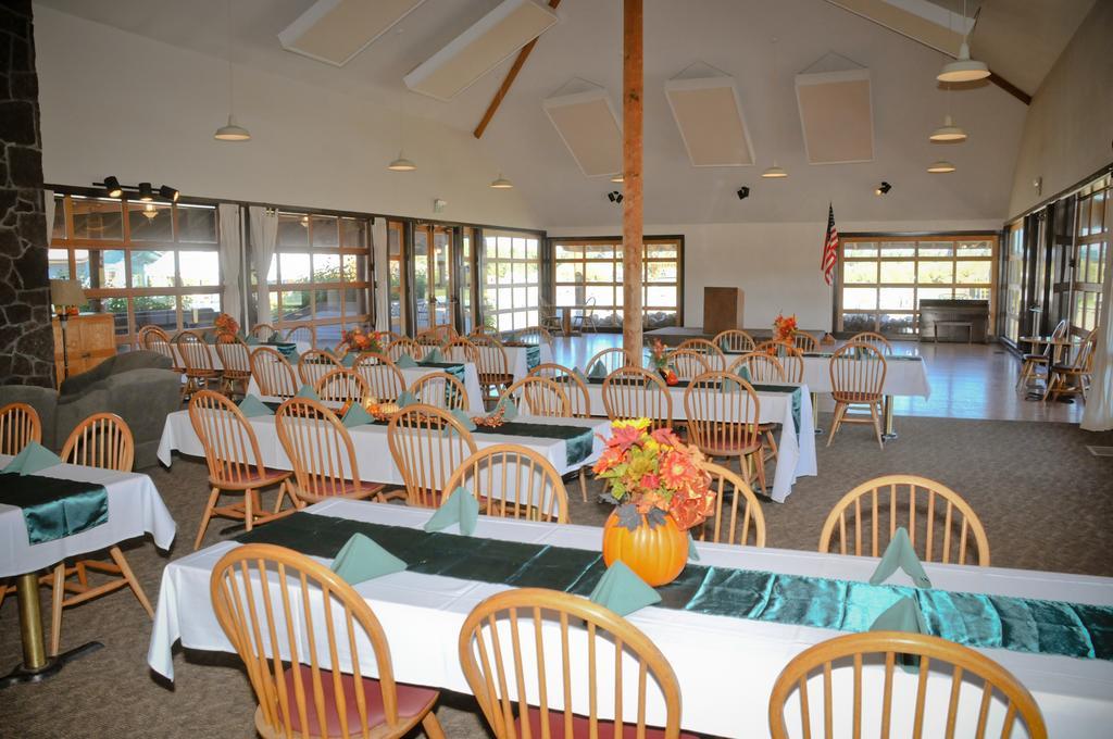 Bend-Sunriver Camping Resort Two-Bedroom Cabin 5 외부 사진